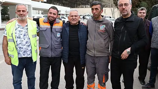 Büyükşehir, 16 ilçe belediyesi ile Kahramanmaraş'ta yaraları sarıyor