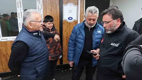 Büyükşehir, 16 ilçe belediyesi ile Kahramanmaraş'ta yaraları sarıyor