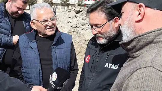 Büyükşehir, 16 ilçe belediyesi ile Kahramanmaraş'ta yaraları sarıyor