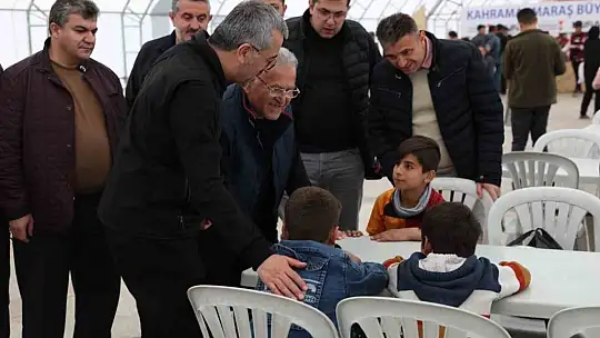 Büyükşehir, 16 ilçe belediyesi ile Kahramanmaraş'ta yaraları sarıyor