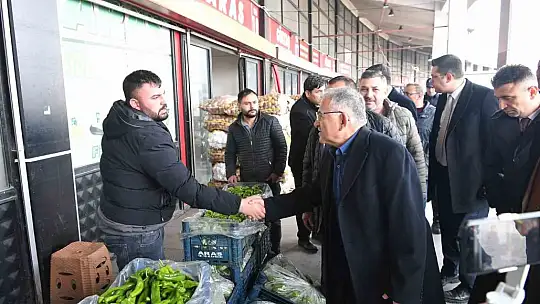 2 yardım tırı Adıyaman'a uğurlandı