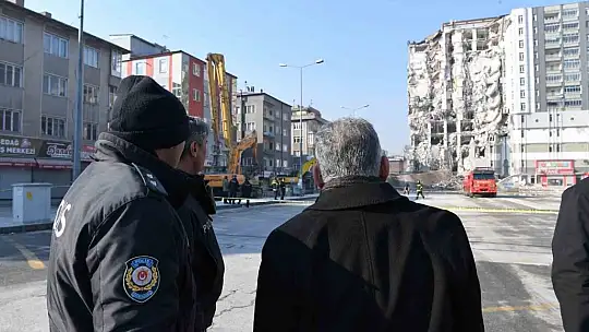 Büyükkılıç, yıkım çalışmalarını inceledi