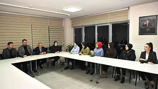 Başkan Büyükkılıç, AK Parti teşkilatlarıyla bir araya geldi