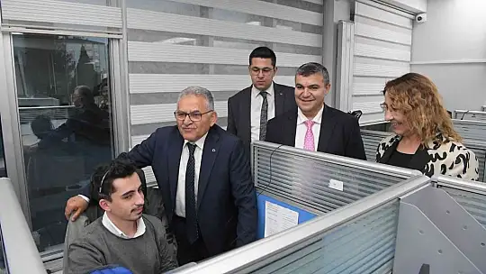 Başkan Büyükkılıç, Alo 153 ve Beyaz Masa'yı ziyaret etti