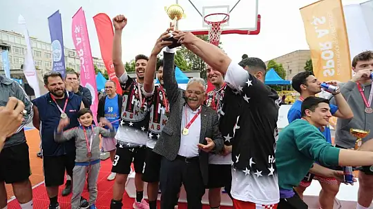 Büyükkılıç,  Gençlerin Coşkusuna Ortak Oldu