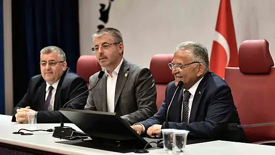 Büyükkılıç, bayramda görev yapan personellerle bayramlaştı