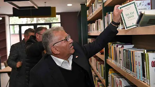 Büyükkılıç, Büyükşehir'in 10'uncu kütüphanesini inceledi