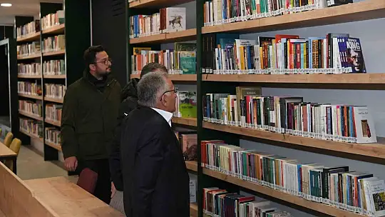Büyükkılıç, Büyükşehir'in 10'uncu kütüphanesini inceledi