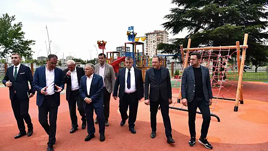 Büyükkılıç, çocuk kütüphanesini yerinde inceledi