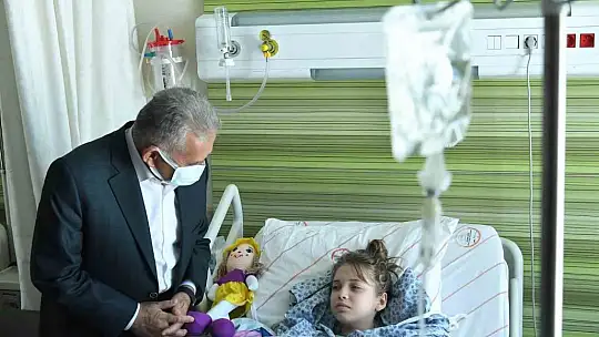 Büyükkılıç depremzedeleri ziyaret etti