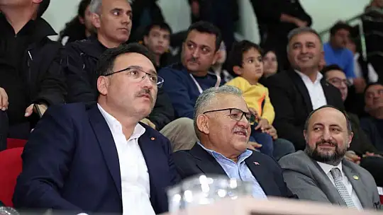 Başkan Büyükkılıç, Develi Belediyespor maçını izledi