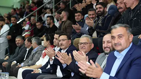 Başkan Büyükkılıç, Develi Belediyespor maçını izledi