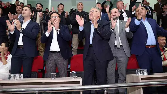 Başkan Büyükkılıç, Develi Belediyespor maçını izledi