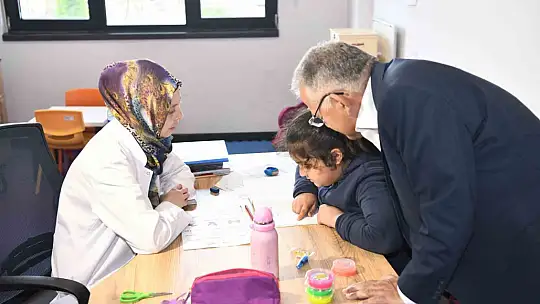 Büyükkılıç, özel çocuklarla bir araya geldi