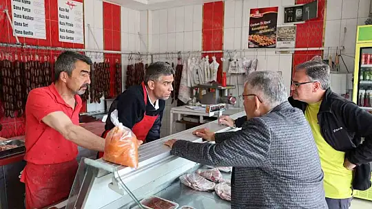 Büyükkılıç, Hacılar'da vatandaşlarla buluştu