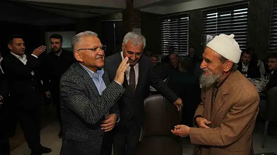 Büyükkılıç hafız öğrencilerle iftar sofrasında buluştu