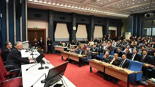 Başkan Büyükkılıç, kadroya geçen personel ile buluştu