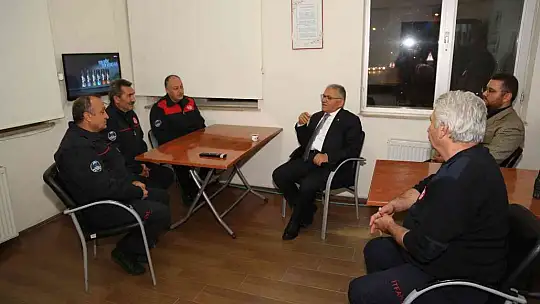 Büyükkılıç, kahraman itfaiyecilerle buluştu