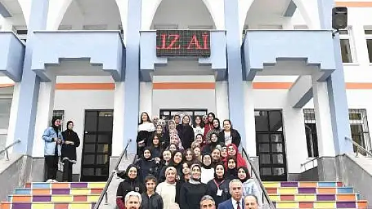 Büyükkılıç, Kariyer Günleri'nde öğrencilerle tecrübelerini paylaştı