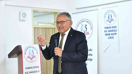 Büyükkılıç, Kariyer Günleri'nde öğrencilerle tecrübelerini paylaştı