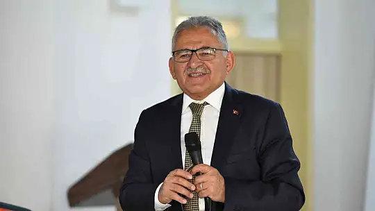 Büyükkılıç, Kariyer Günleri'nde öğrencilerle tecrübelerini paylaştı