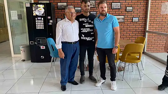 Büyükkılıç, KAYMEK Akademi ve Konservatuvarda Gençlerle Buluştu