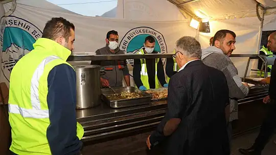 Büyükkılıç, Konteyner Kent'te depremzedelerle bir araya geldi