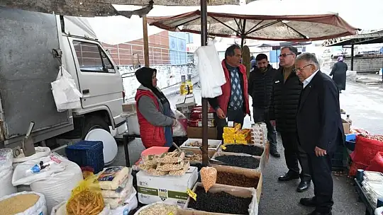 Büyükkılıç, vatandaşların taleplerini dinledi