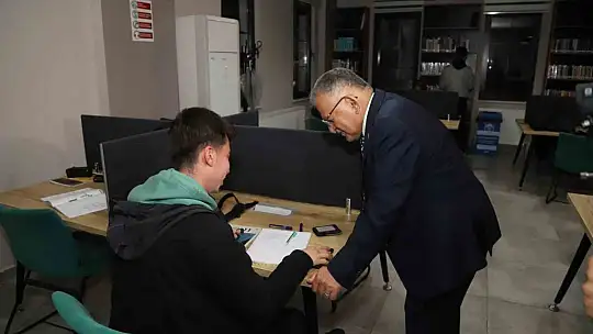 Büyükkılıç gençlerle bir araya geldi