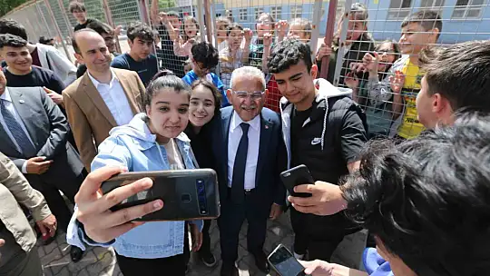 Büyükkılıç, 'Türk gencine güvenince neler yapılabileceğini biliyoruz'