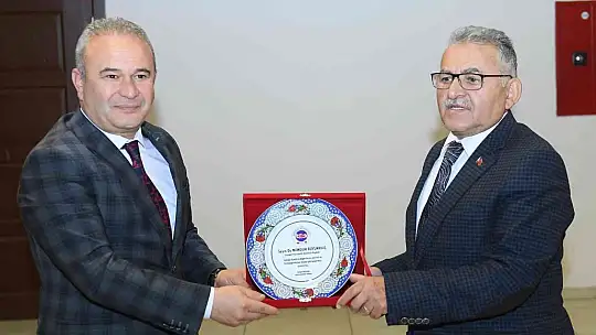 Büyükkılıç, öğretmenlere özel önem veriyor