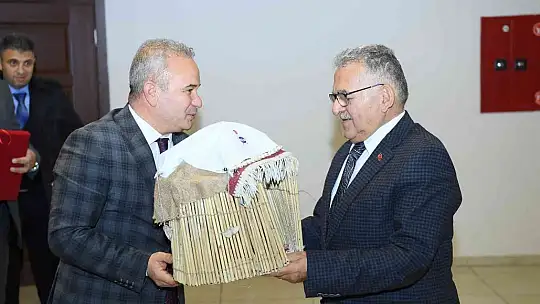 Büyükkılıç, öğretmenlere özel önem veriyor