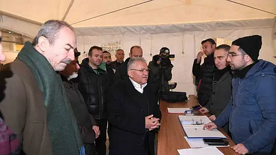 Başkan Büyükkılıç'tan, OSB'de Yardım Toplama Merkezi'ne ziyaret