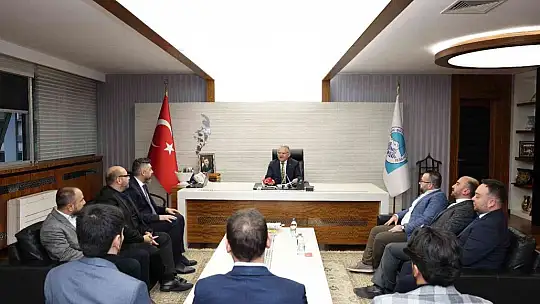 Başkan Büyükkılıç, STK temsilcileri ve muhtarları makamında kabul etti