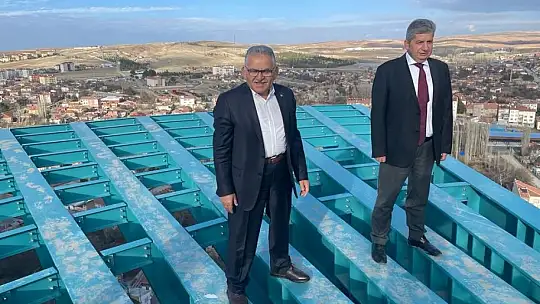 Büyükkılıç'tan 2022 yılında 16 ilçeye 100 ziyaret