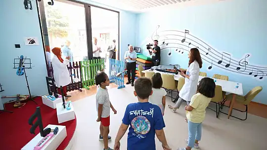 Büyükkılıç, miniklerin sevincine ortak oldu