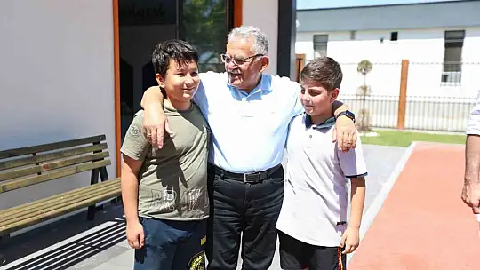 Büyükkılıç, miniklerin sevincine ortak oldu