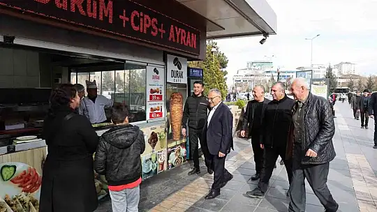 Büyükkılıç'tan Cumhuriyet Meydanı'nda esnaf ziyareti