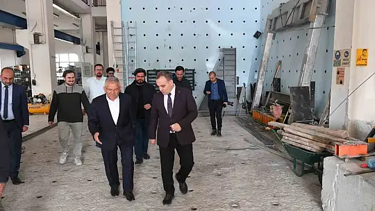 Büyükkılıç'tan Deprem Araştırma Laboratuvarı'na ziyaret
