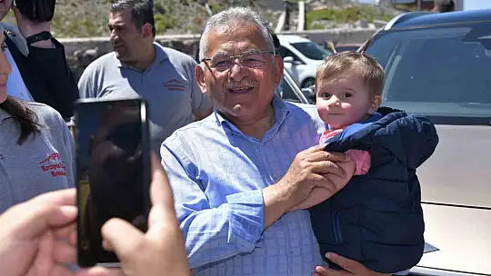 Başkan Memduh Büyükkılıç'tan Erciyes esnafına ziyaret