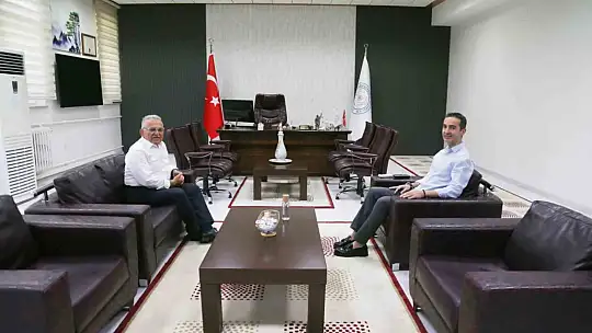 Büyükkılıç, Prof. Dr. Kemaloğlu'na nezaket ziyaretinde bulundu