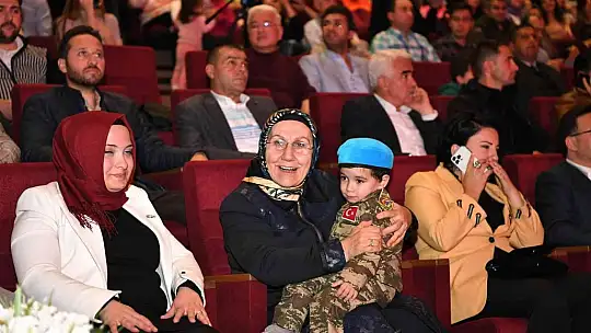 Büyükkılıç'tan öğretmenlere: 'Bizim her şeyimizsiniz, iyi ki varsınız'