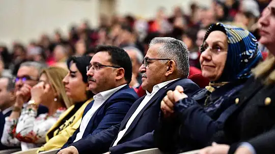 Büyükkılıç'tan öğretmenlere: 'Bizim her şeyimizsiniz, iyi ki varsınız'