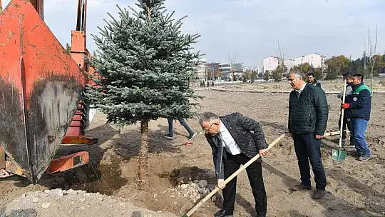 Büyükkılıç'tan Recep Tayyip Erdoğan Millet Bahçesi'nde inceleme