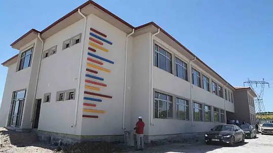 Büyükkılıç yeni yapılan okulun inşaatını inceledi