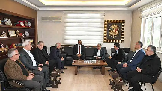 Büyükkılıç'tan Sarıoğlan'da yatırım değerlendirme toplantısı