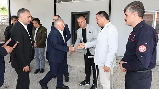 Büyükkılıç Sarız'lı vatandaşları ziyaret etti