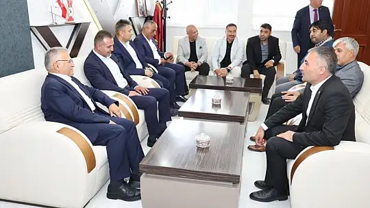 Büyükkılıç Sarız'lı vatandaşları ziyaret etti