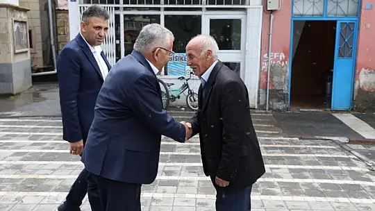 Büyükkılıç Sarız'lı vatandaşları ziyaret etti