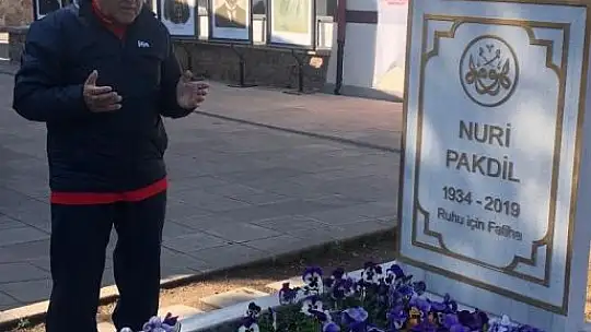 Başkan Büyükkılıç'tan Yazıcıoğlu ve Pakdil'in kabirlerine ziyaret